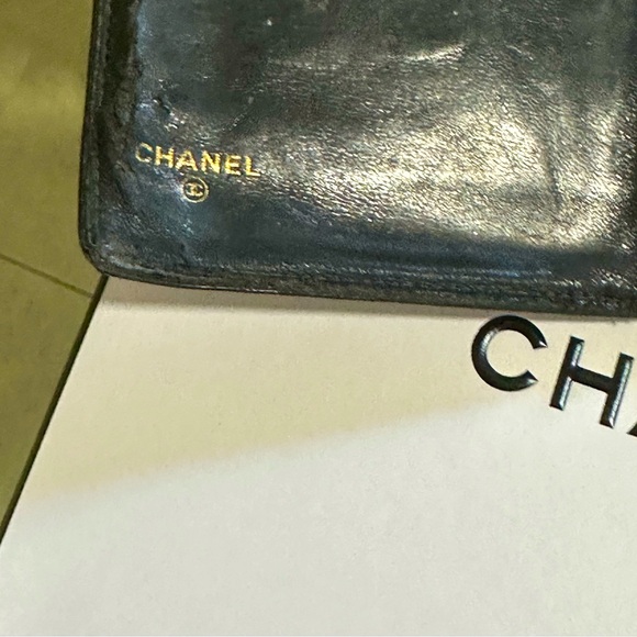 Chanel authentic Black patent leather - Picture 2 of 6